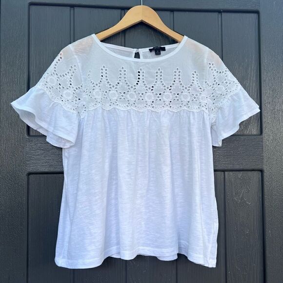 J . Crew FLUTTER SLEEVE EYELET BABYDOLL TOP IN WHITE size M - Picture 2 of 7